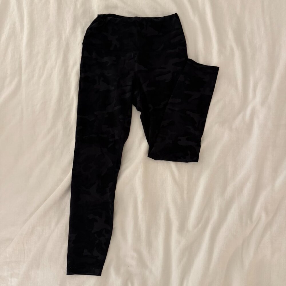 Lululemon Women's Black Camo Leggings